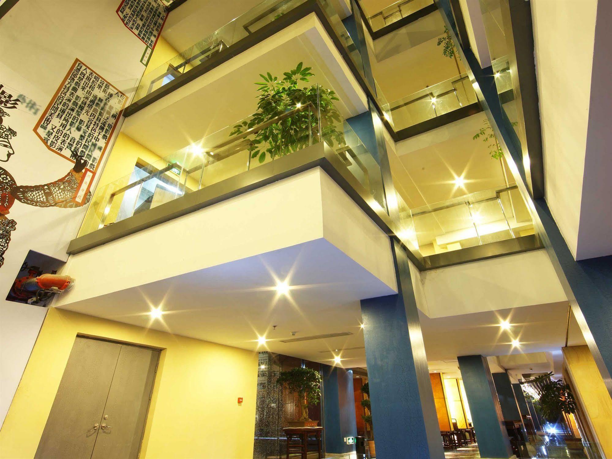 ไชน่า คอมมิวนิตี้ อาร์ต แฮบิแทต โฮเต็ล Hotel ชิงเต่า ภายนอก รูปภาพ