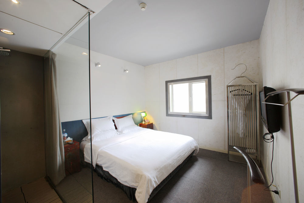 ไชน่า คอมมิวนิตี้ อาร์ต แฮบิแทต โฮเต็ล Hotel ชิงเต่า ภายนอก รูปภาพ